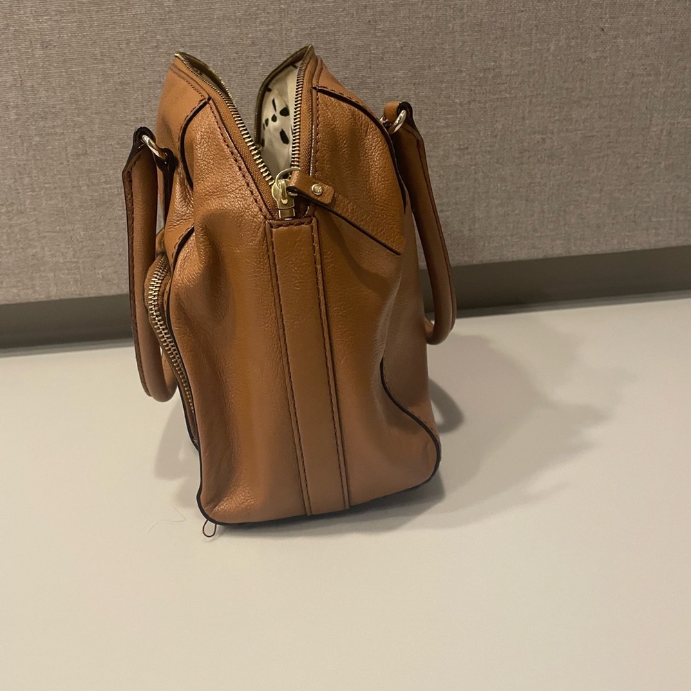 Super cute, barely used Kate spade purse!